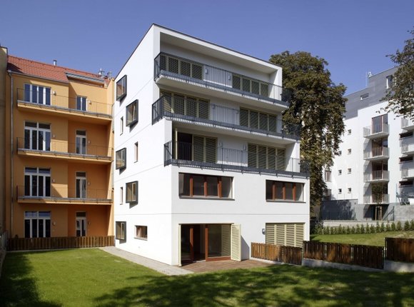 Addition to a school building, Jeseniova, Prague