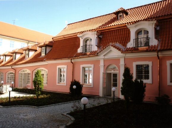 Neubergovský palác