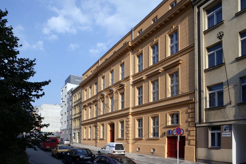 Addition to a school building, Jeseniova, Prague