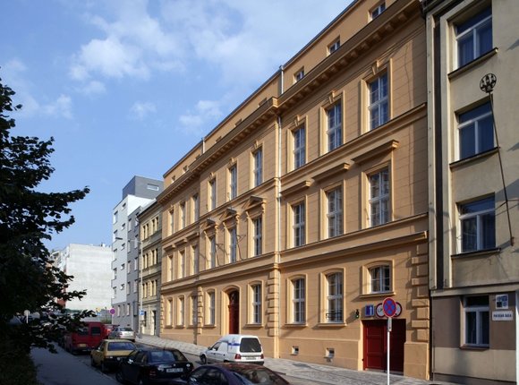 Addition to a school building, Jeseniova, Prague