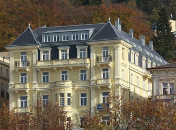 Refurbishment and Reconstruction of Snezka Building, Mariánské Lázně