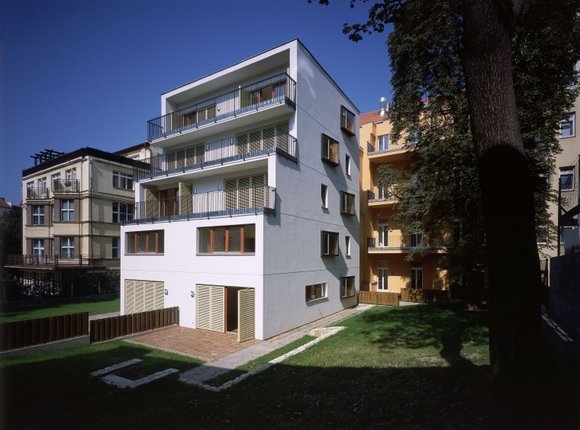 Addition to a school building, Jeseniova, Prague